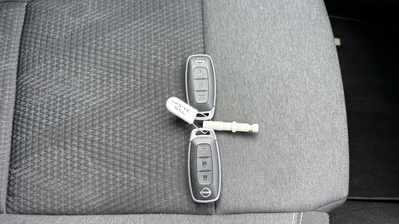 Nissan Qashqai 1.3 DiG-T MH N-Connecta 5dr Petrol Hatchback